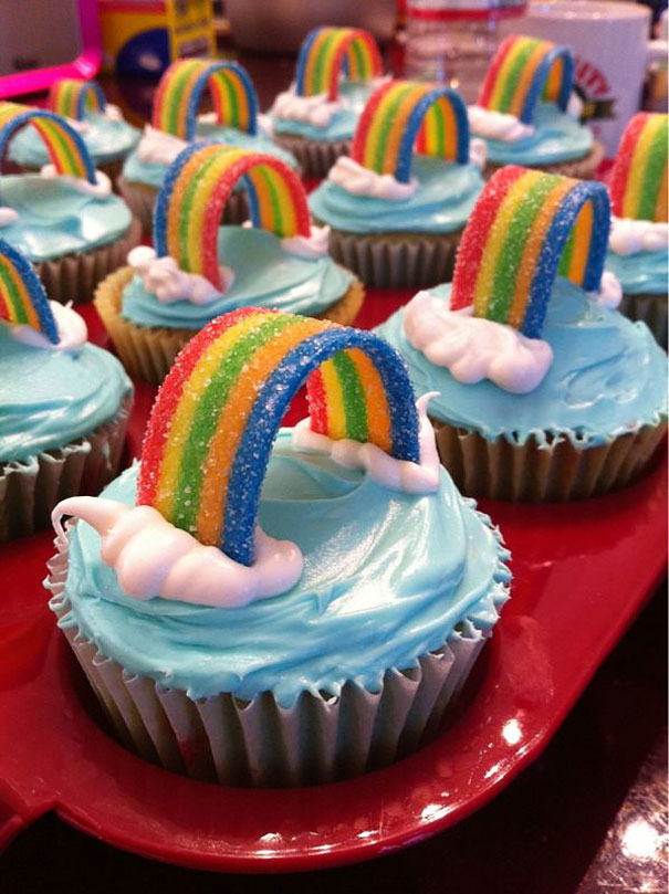 12 Awesome Cupcake Decorating Ideas - Rainbow Cupcakes